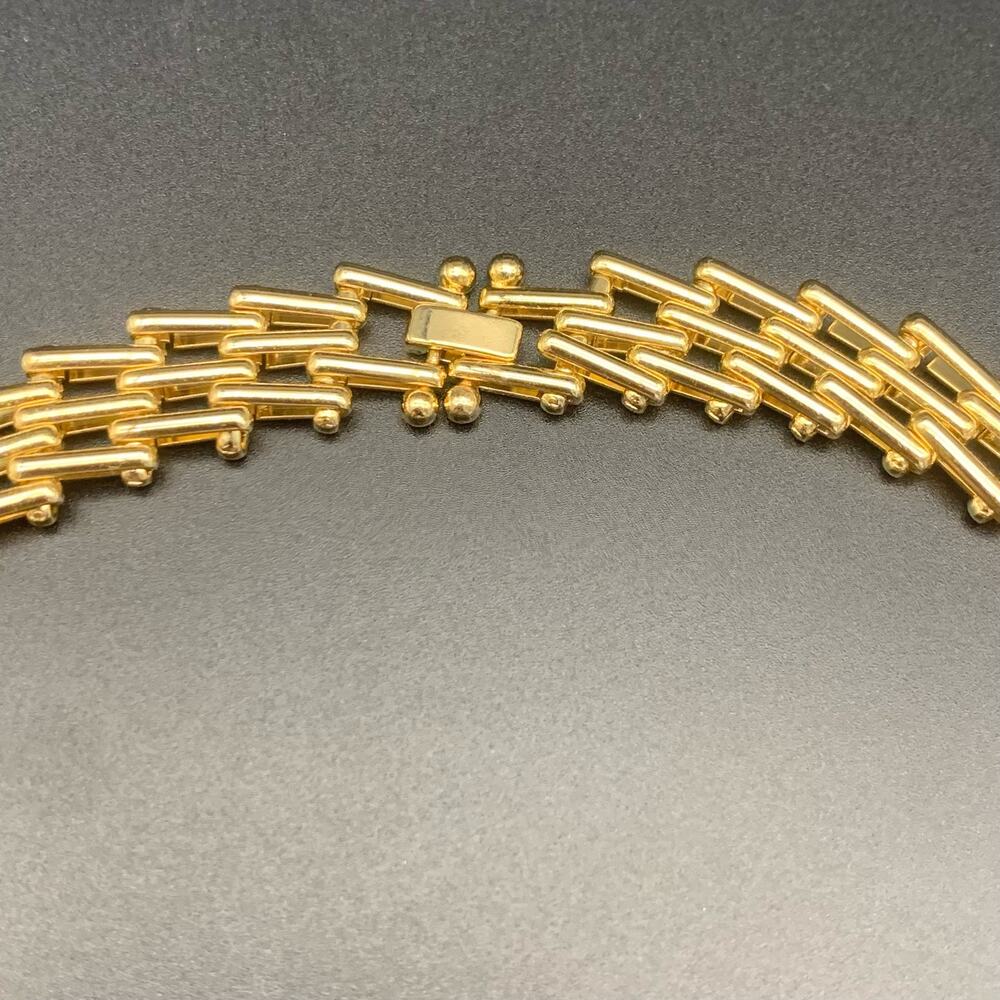 Vintage Gold Tone Gate Link Necklace - Picture 2 of 13
